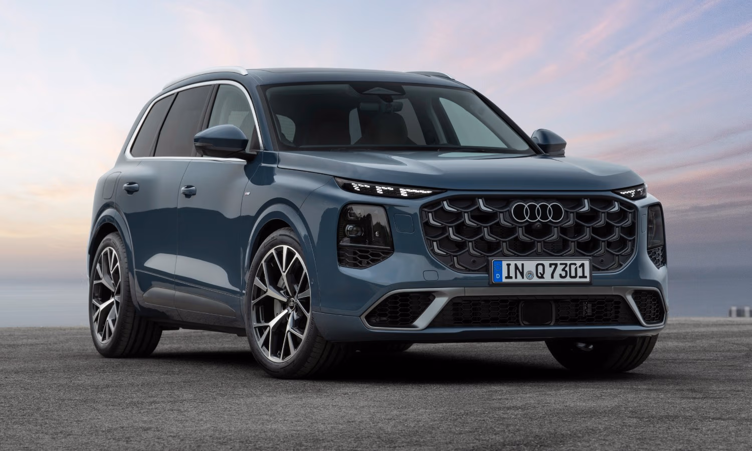Third-Gen Audi Q7 Debuts With Diesel-Only Line-Up; Gets Six-Seater Layout For First Time Third-Gen Audi Q7 Debuts With Diesel-Only Line-Up; Gets Six-Seater Layout For First Time
