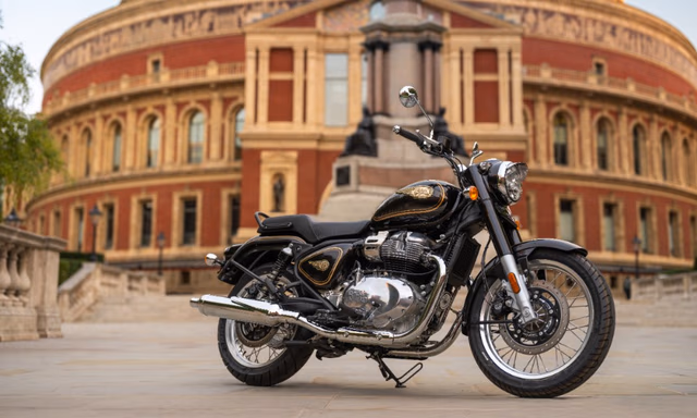 Royal Enfield Bullet 650 Vs Classic 650: Differences Explained Royal Enfield Bullet 650 Vs Classic 650: Differences Explained