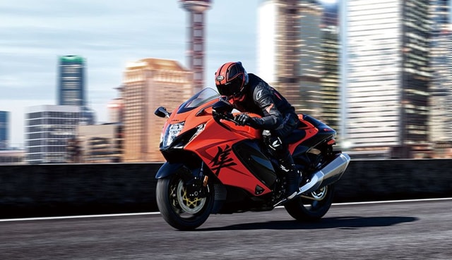 Suzuki Hayabusa 25th Anniversary Celebration Edition Launched In India; Priced At Rs. 17.7 Lakh Suzuki Hayabusa 25th Anniversary Celebration Edition Launched In India; Priced At Rs. 17.7 Lakh