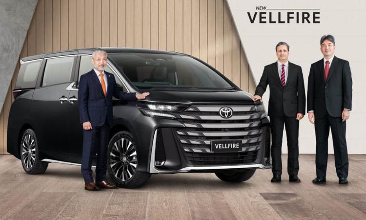 The all-new luxury MPV will be offered in two grades: the Hi grade and the top-spec VIP-Executive lounge