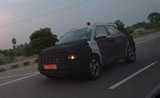 Expected to be launched in April 2019, the new Maruti Suzuki Vitara Brezza rival was caught on the camera by an enthusiast around Selam, Tamil Nadu. The upcoming Hyundai sub-4 metre SUV is based on the Carlino concept that we saw at the 2016 Auto Expo, and it looks like the production model is coming together pretty nicely. While the test mule is fully camouflaged, based on the silhouette of the SUV, it looks like a baby Creta.