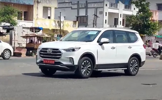 MG Gloster SUV Spotted Without Camouflage Ahead Of India Launch MG Gloster SUV Spotted Without Camouflage Ahead Of India Launch
