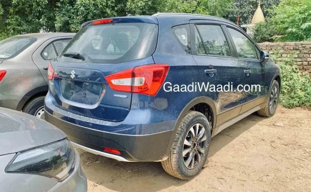 2020 Maruti Suzuki S-Cross Petrol Spotted At Dealership Yard Ahead Of Launch 2020 Maruti Suzuki S-Cross Petrol Spotted At Dealership Yard Ahead Of Launch