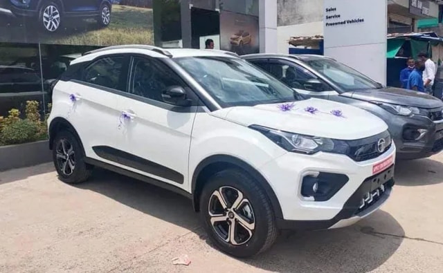Tata Nexon With New Diamond-Cut Alloy Wheels Begins Arriving At Dealerships Tata Nexon With New Diamond-Cut Alloy Wheels Begins Arriving At Dealerships