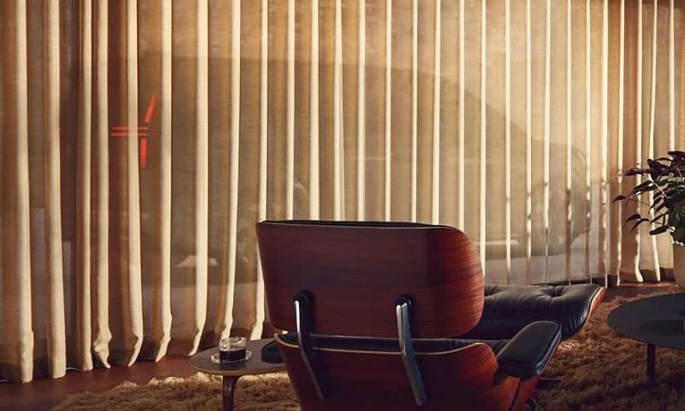 All-New Volvo EM90 Design Previewed In New Teaser Images All-New Volvo EM90 Design Previewed In New Teaser Images