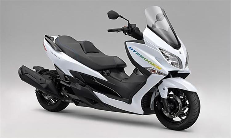 The concept, based on the Burgman 400 ABS, features a hydrogen engine and a 70 MPa hydrogen tank. 
