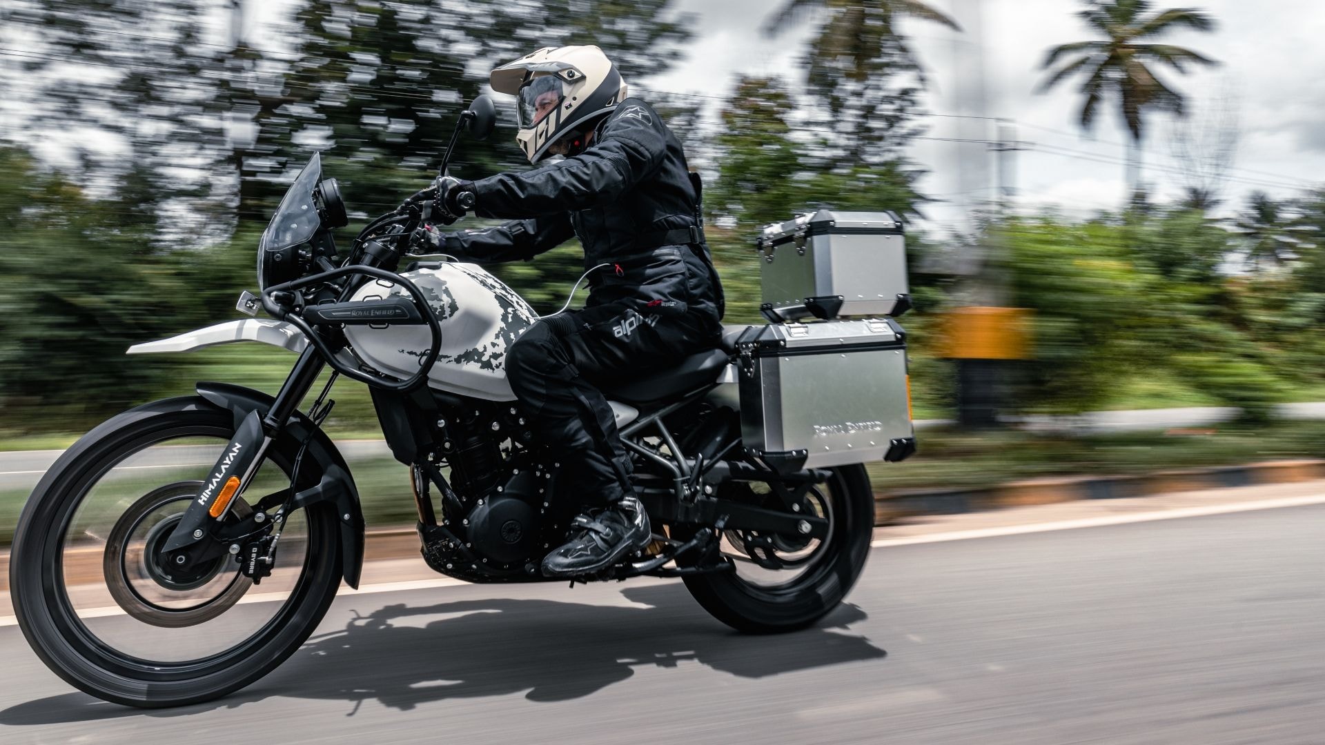Royal Enfield Himalayan 452: Top 5 Things We Know Royal Enfield Himalayan 452: Top 5 Things We Know