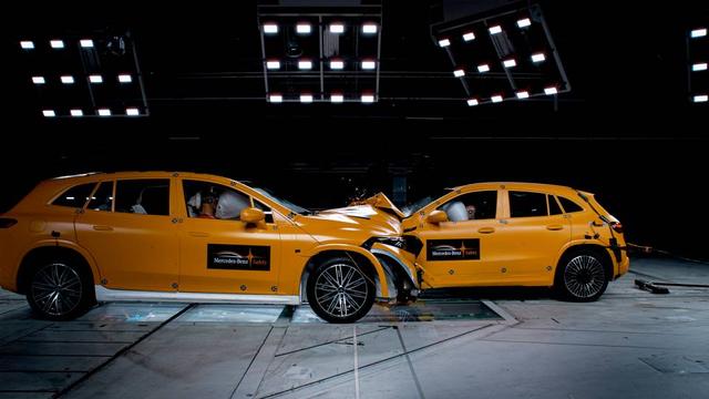 Mercedes-Benz Reveals Findings From Frontal Crash Test Of Two EVs