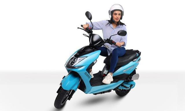 The Okaya EV Motofaast offers a range of up to 130 km on a single charge and gets features such as disc brakes front and rear and a 7.0-inch touchscreen. 
