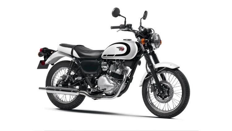 The Kawasaki W230 is a brand new modern-classic model which was showcased along with the Meguro S1, a 250 cc model which commemorates the 100th year of Kawasaki’s partnership with Meguro.