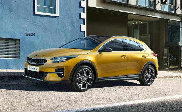 The new Kia XCeed crossover is finally here! Kia calls it an urban crossover utility vehicle (CUV). It is a model for Europe and will slot between the Stonic and the Sportage.