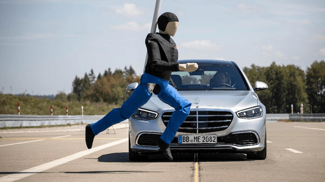 Mercedes-Benz Achieves Sales Milestone Of 10 Million Vehicles With Pedestrian Emergency Braking System Mercedes-Benz Achieves Sales Milestone Of 10 Million Vehicles With Pedestrian Emergency Braking System