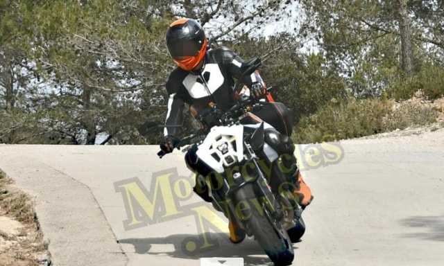 Upcoming KTM 990 Duke Spied On Test; Engine specs leaked Upcoming KTM 990 Duke Spied On Test; Engine specs leaked