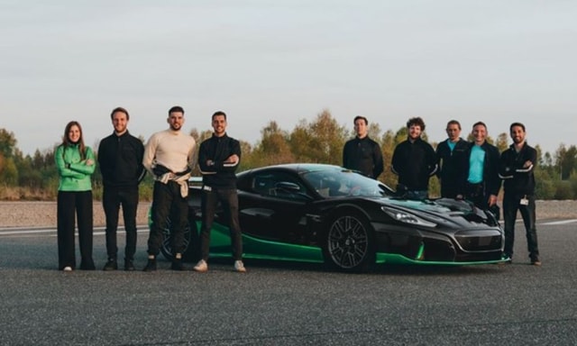 Rimac Nevera Sets Guinness World Record For Fastest Speed In Reverse Rimac Nevera Sets Guinness World Record For Fastest Speed In Reverse