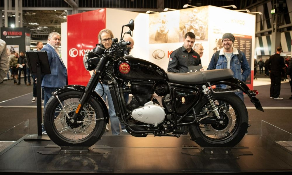 BSA Gold Star Gets New Shadow Black Color Scheme BSA Gold Star Gets New Shadow Black Color Scheme