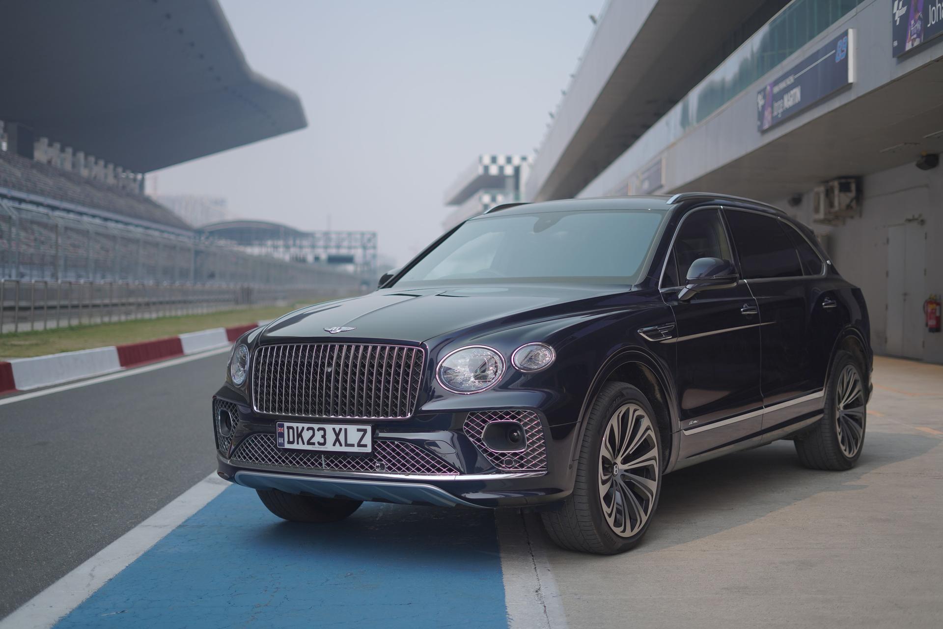 Earlier in 2023, Bentley launched the Extended wheelbase version of its Bentayga SUV which costs Rs. 1 Crore more than the standard version. We drive it and get driven in it. 
