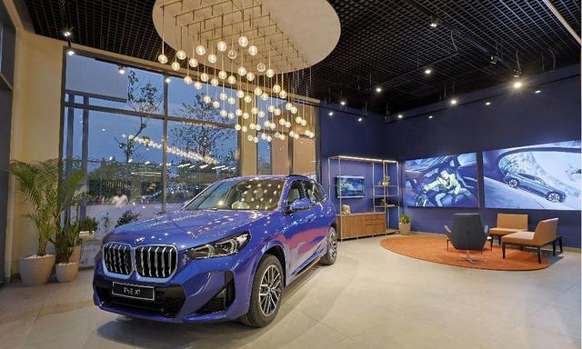 BMW says that the new dealership concept is aimed at further enhancing the customer experience. 
