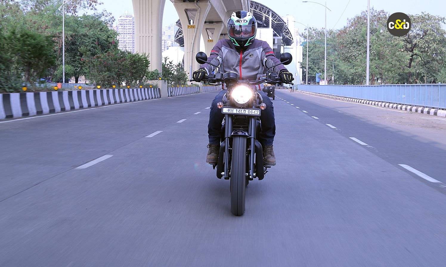 Jawa 42 2.1 Dual Tone Review: In Pictures Jawa 42 2.1 Dual Tone Review: In Pictures