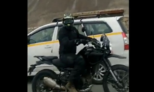 Royal Enfield Himalayan 450 Spotted During High-Altitude Test In Ladakh Royal Enfield Himalayan 450 Spotted During High-Altitude Test In Ladakh