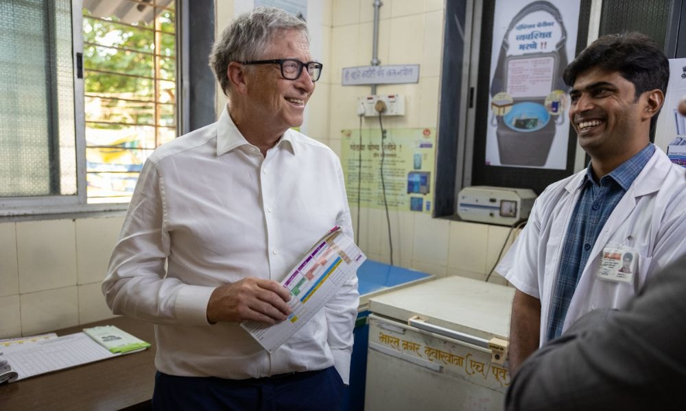 Bill Gates Drives The Mahindra Treo; Posts Video About It Bill Gates Drives The Mahindra Treo; Posts Video About It