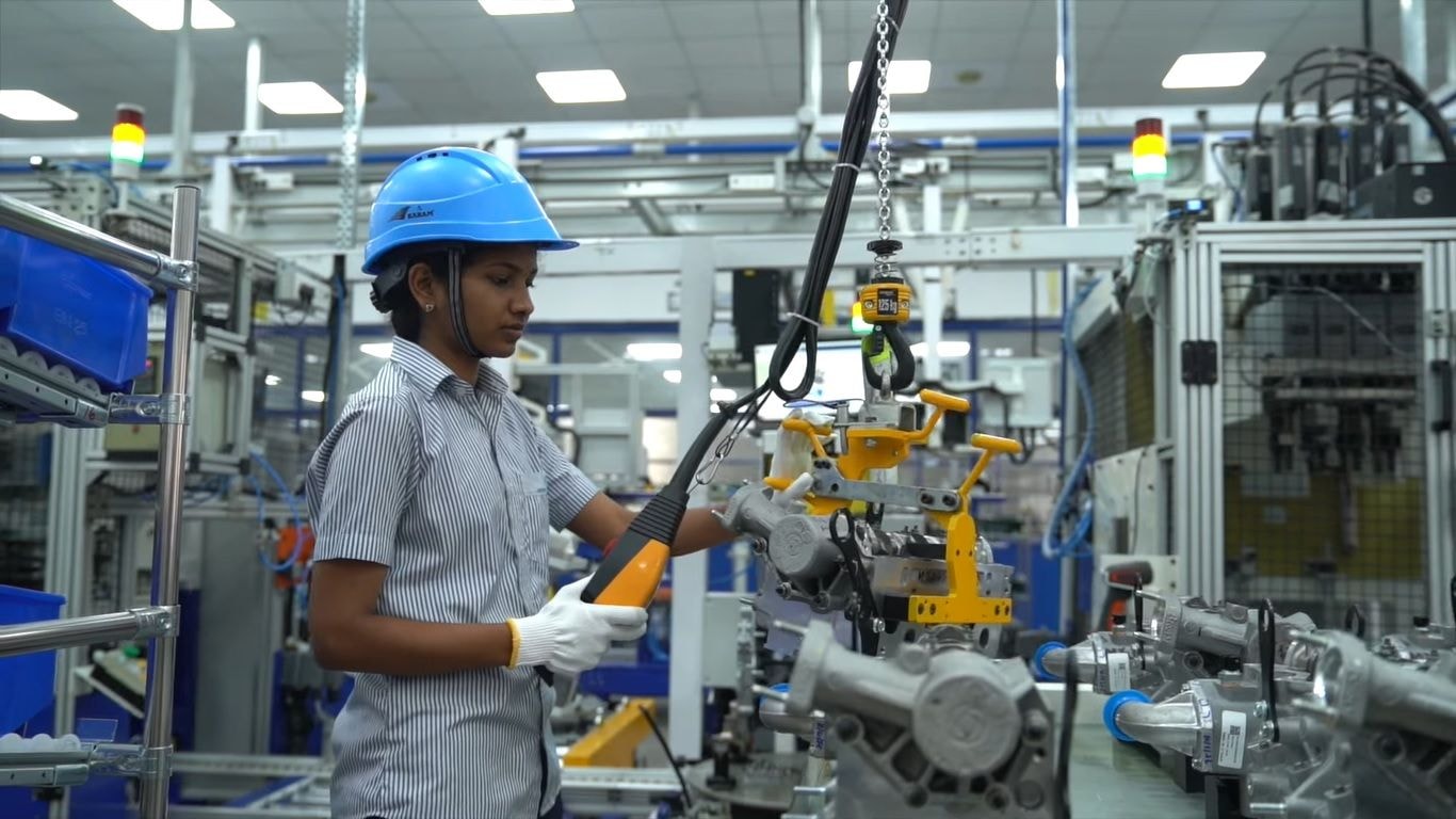 Ashok Leyland Sets Up All-Women Production Line At Hosur Plant Ashok Leyland Sets Up All-Women Production Line At Hosur Plant