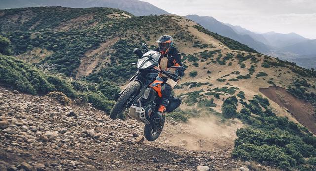 The KTM 390 Adventure X is the more affordable variant of the adventure bike, and it loses on a few features, like the TFT instrument console, traction control system, cornering ABS and quickshifter.