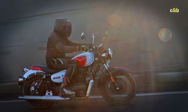 QJ Motor SRC 500 Review: A Potent Modern-Classic Cruiser? The SRC 500 is the newest entrant in the modern-classic motorcycle territory. It might be from a Chinese brand, but does pack a good bunch of qualities in its favour. Does it make the cut to come across as a formidable contender? Let’s find out