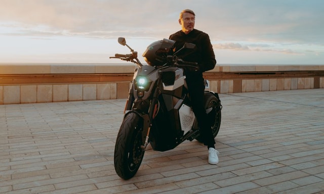 Verge Motorcycles Unveils TS Pro-Based Mika Hakkinen Signature Edition Verge Motorcycles Unveils TS Pro-Based Mika Hakkinen Signature Edition