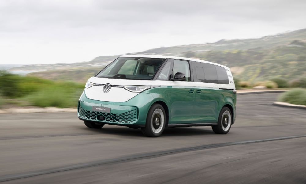Volkswagen ID Buzz Long-Wheelbase Revealed; Gets A Third Row Of Seats Volkswagen ID Buzz Long-Wheelbase Revealed; Gets A Third Row Of Seats