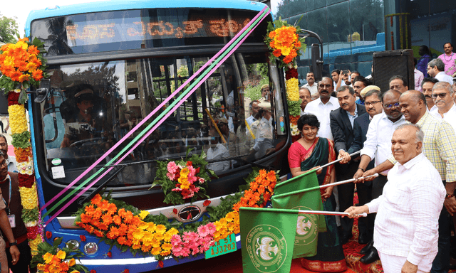 Tata Motors and BMTC Flags Off Prototype Smart E-Bus In Bengaluru Tata Motors and BMTC Flags Off Prototype Smart E-Bus In Bengaluru