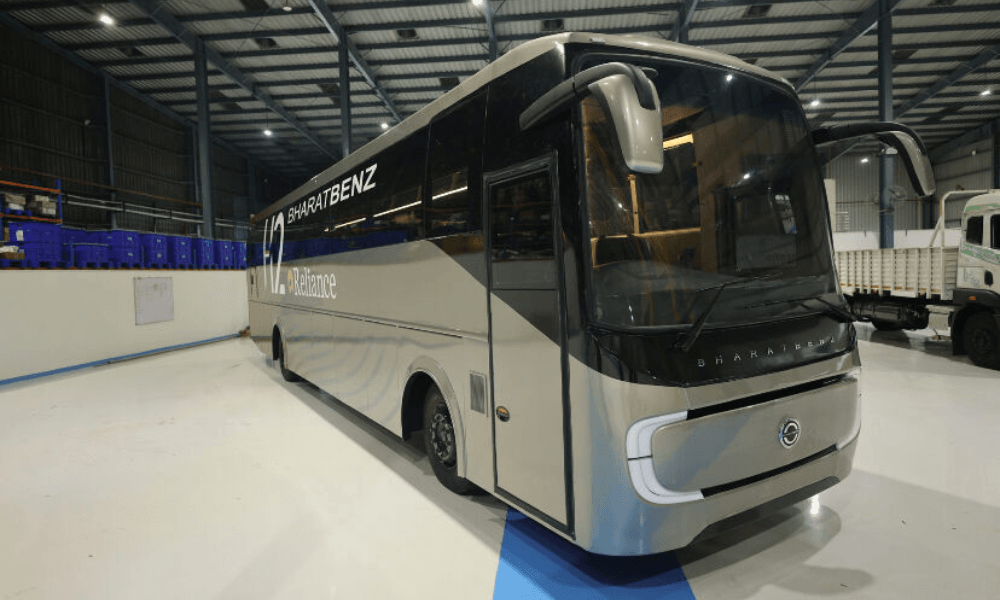 BharatBenz And Reliance Industries Unveil India's First Intercity Luxury Hydrogen Fuel Cell Bus BharatBenz And Reliance Industries Unveil India's First Intercity Luxury Hydrogen Fuel Cell Bus