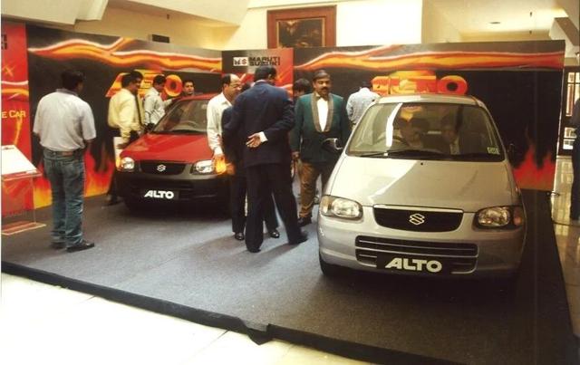 ऑल्टो को पहली बार 2000 में लॉन्च किया गया था, और यह 23 वर्षों से बाज़ार में है.
