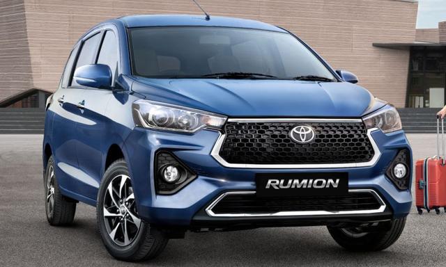 Toyota Temporarily Halts Bookings For The Rumion CNG 
