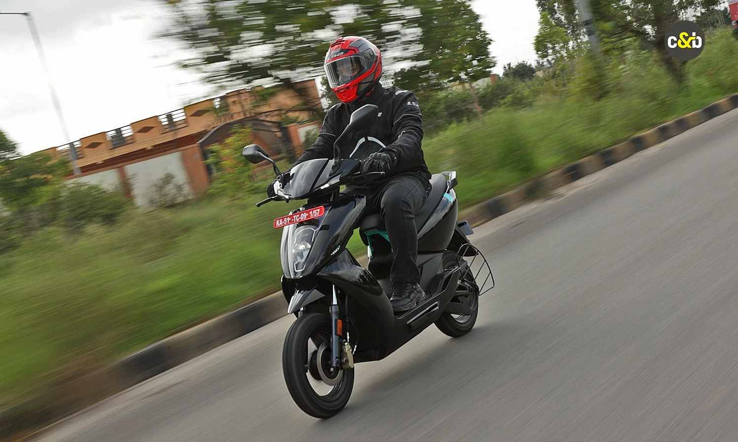 Ather 450S Review: A Fine Entry E-Scooter That’s Also A Clever Upsell Ather 450S Review: A Fine Entry E-Scooter That’s Also A Clever Upsell