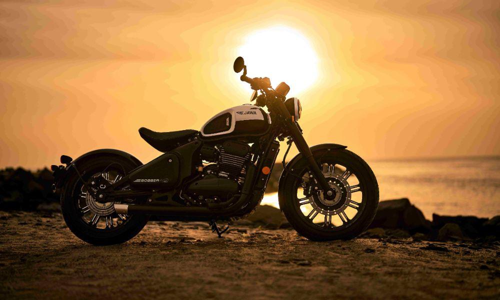 This variant of the motorcycle is finished in an all-new colour scheme and is the most expensive version of the Jawa 42 Bobber