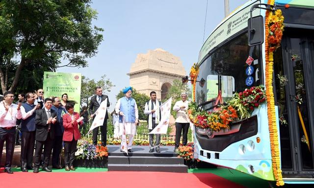 Tata Motors Delivers Hydrogen Fuel Cell Buses To Indian Oil