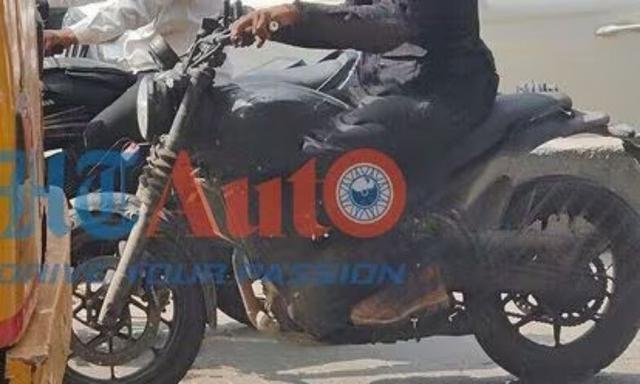 Royal Enfield Hunter 450 Spotted Testing Again, Launch Likely This Year