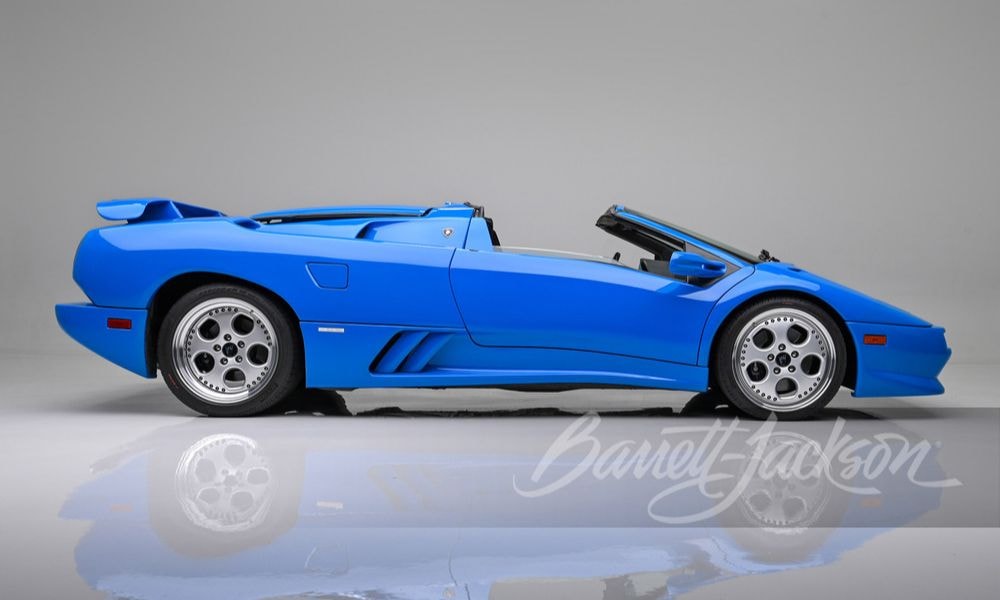 Former US President Donald Trump's Lamborghini Diablo VT Roadster Auctioned For $1.1 Million Former US President Donald Trump's Lamborghini Diablo VT Roadster Auctioned For $1.1 Million