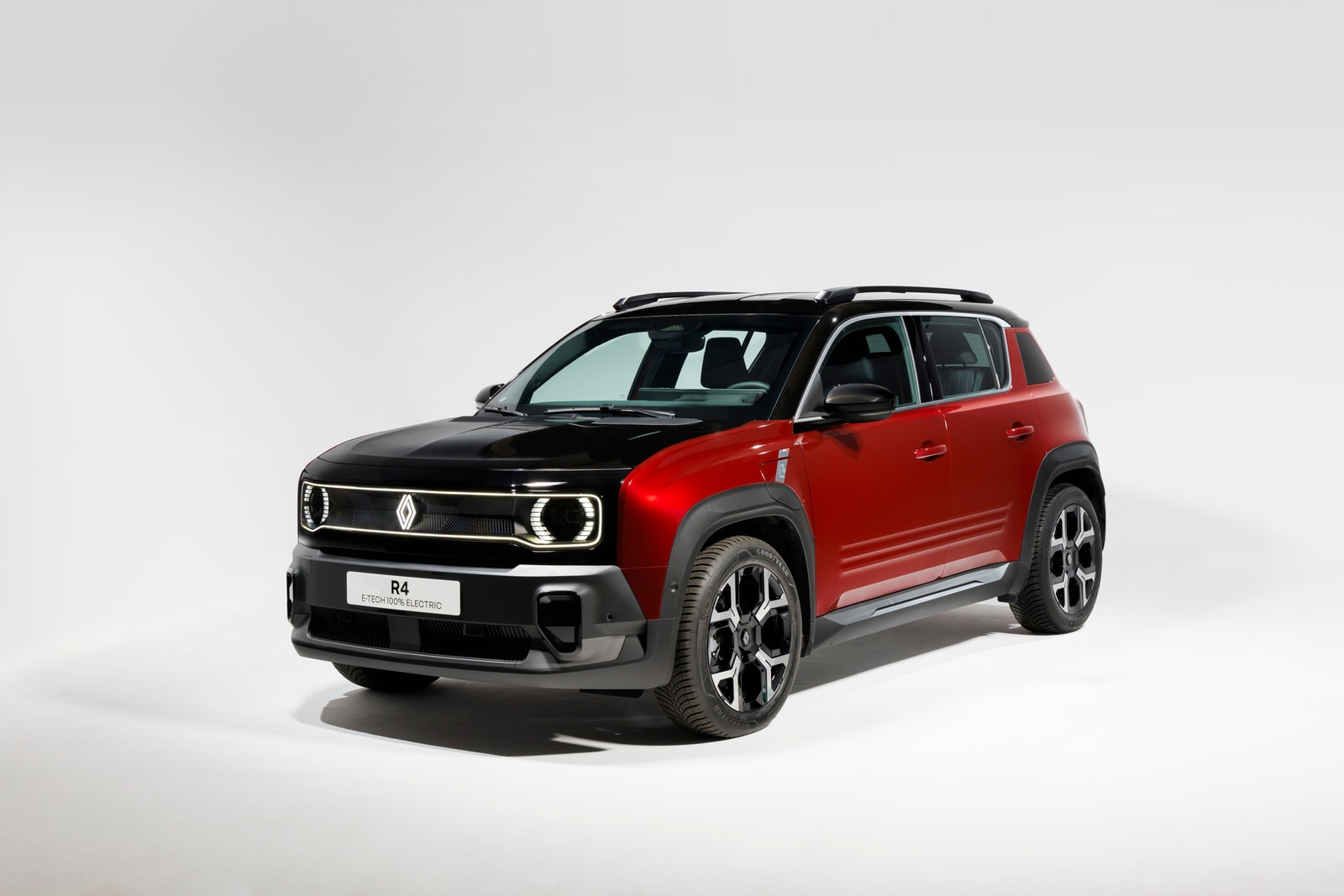 Reborn Renault 4 Unveiled As Retro-Futuristic Electric Hatchback At Paris Motor Show 2024 Reborn Renault 4 Unveiled As Retro-Futuristic Electric Hatchback At Paris Motor Show 2024