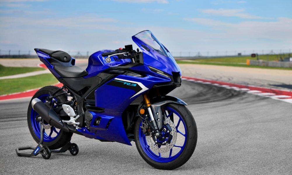 Updated Yamaha R3 Unveiled; Gets Revamped Design, New Colour TFT Display Updated Yamaha R3 Unveiled; Gets Revamped Design, New Colour TFT Display