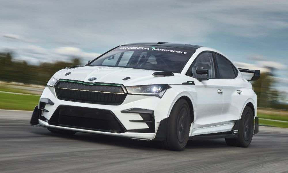 Skoda Enyaq RS Race Concept Replaces Carbon Fibre With Eco-Friendly Lightweight Materials Skoda Enyaq RS Race Concept Replaces Carbon Fibre With Eco-Friendly Lightweight Materials