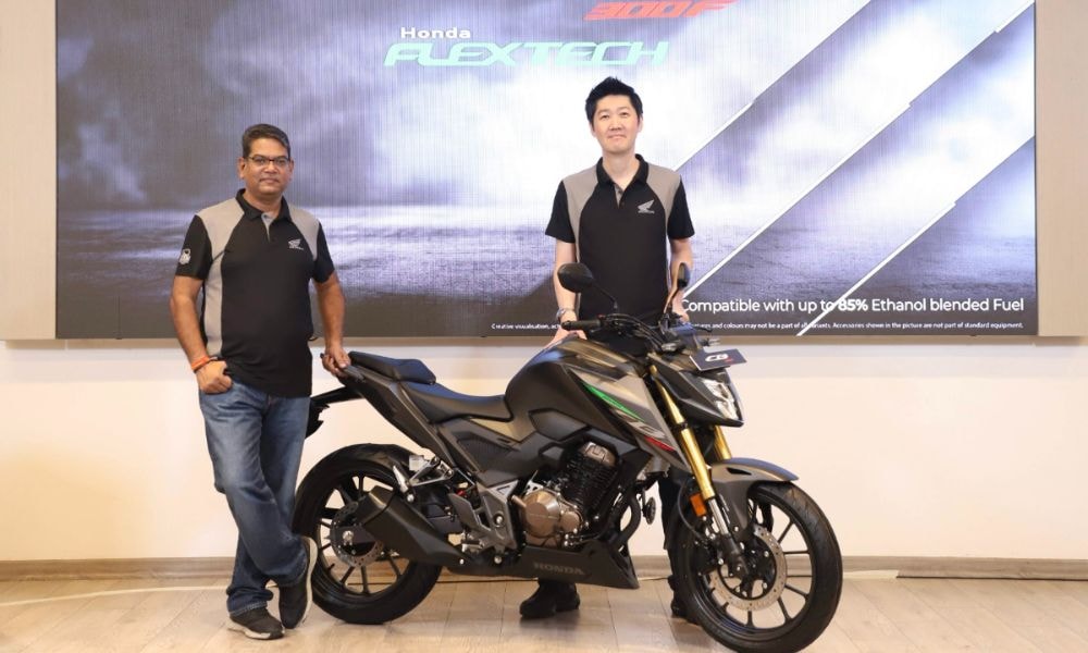 Honda CB300F FlexTech Launched In India At Rs 1.70 Lakh; Can Run On 85% Ethanol Honda CB300F FlexTech Launched In India At Rs 1.70 Lakh; Can Run On 85% Ethanol