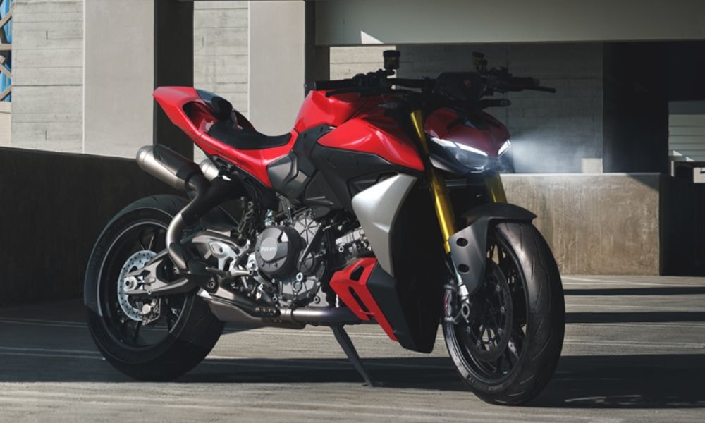 EICMA 2024: Ducati Streetfighter V2 Unveiled EICMA 2024: Ducati Streetfighter V2 Unveiled