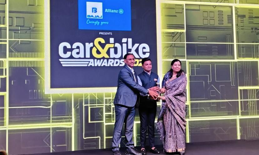 car&bike Awards 2024: Mahindra XUV400 Wins Electric Vehicle of the Year