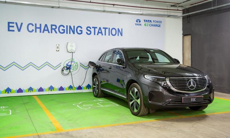 Tata Power has transitioned over 1,000 of its EV charging points in the city to be powered by renewable energy. 