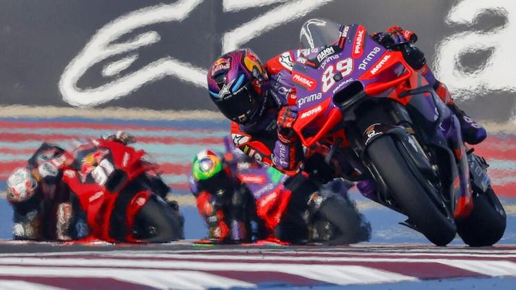 Jorge Martin showed off his signature furious one-lap pace as he took the first pole position of 2024 ahead of Aleix Espargaro and Enea Bastianini.