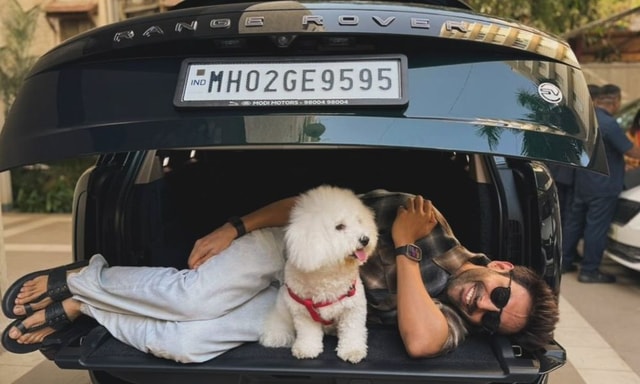 Actor Kartik Aaryan Adds The Range Rover SV Worth Rs 4.17 Crore To His Garage Actor Kartik Aaryan Adds The Range Rover SV Worth Rs 4.17 Crore To His Garage
