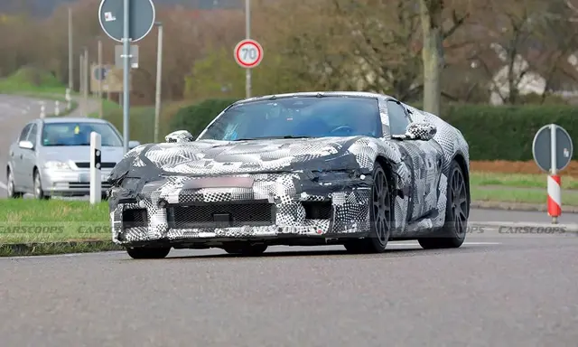 Expected to be a successor to the 812 Superfast, the Ferrari F167 test mule was for the first time seen without fake body panels.