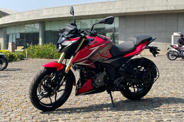 The updated Bajaj Pulsar N250 gets a USD fork, digital instrument console, traction control system and three ABS modes.