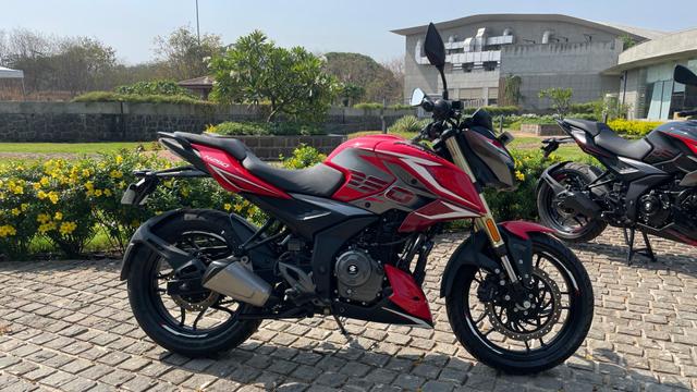 Upside down front fork, new instrument console, new features and more, here’s a look at the top 5 changes in the 2024 Bajaj Pulsar N250.